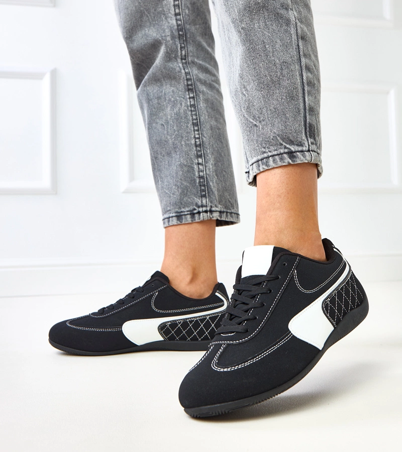 Fekete tornacipő fehér díszítéssel Manaar