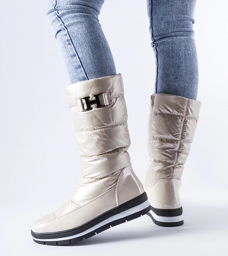 Settimo meleg bézs hótaposók