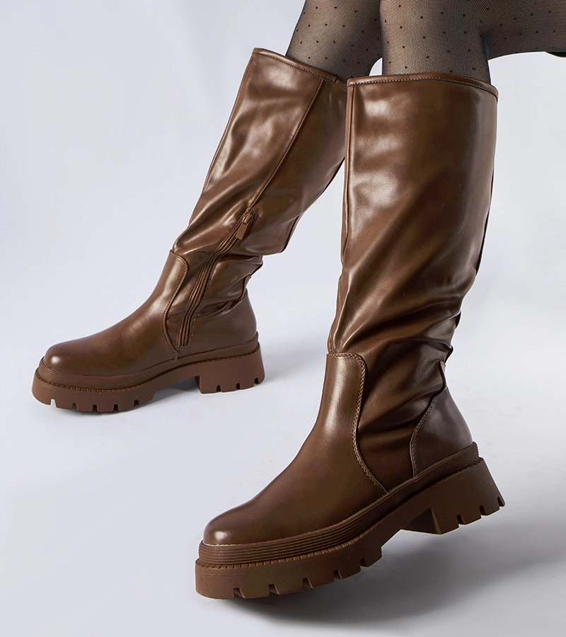 Barna lapos klasszikus Christien csizma