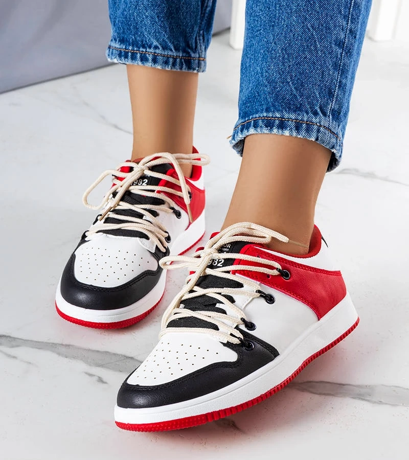 Fekete-piros retró tornacipők Shari