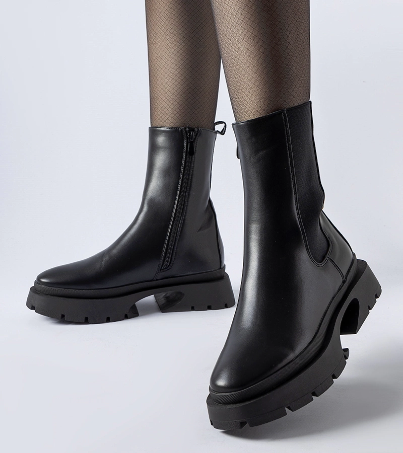 Fekete bélelt bokacsizma Mombello