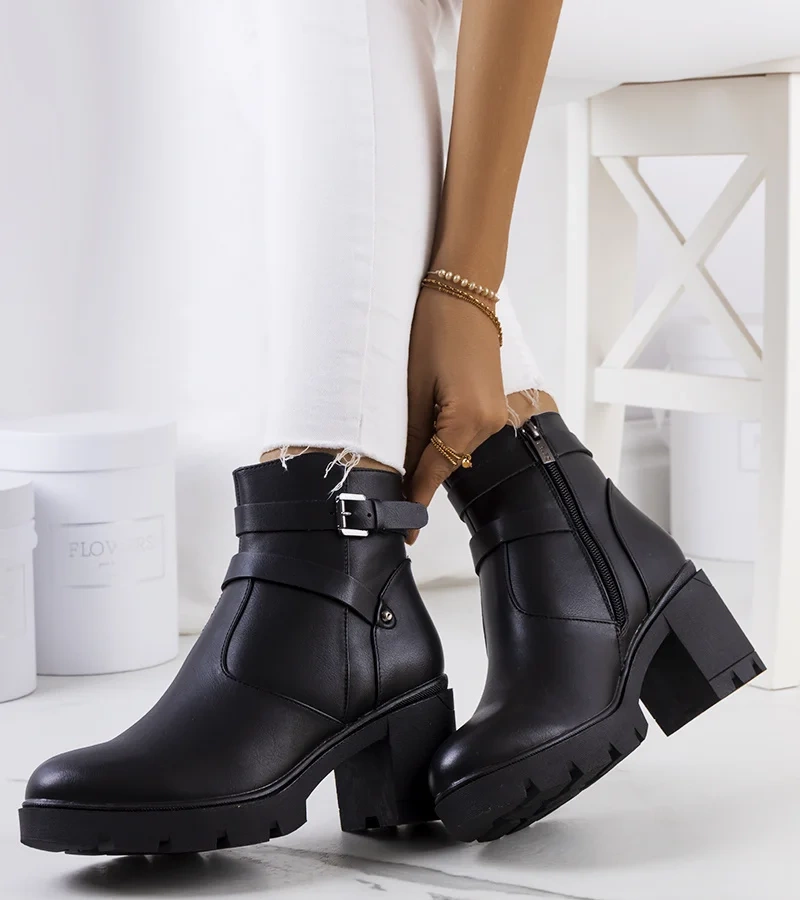 Fekete traktor talpú csizma Centret