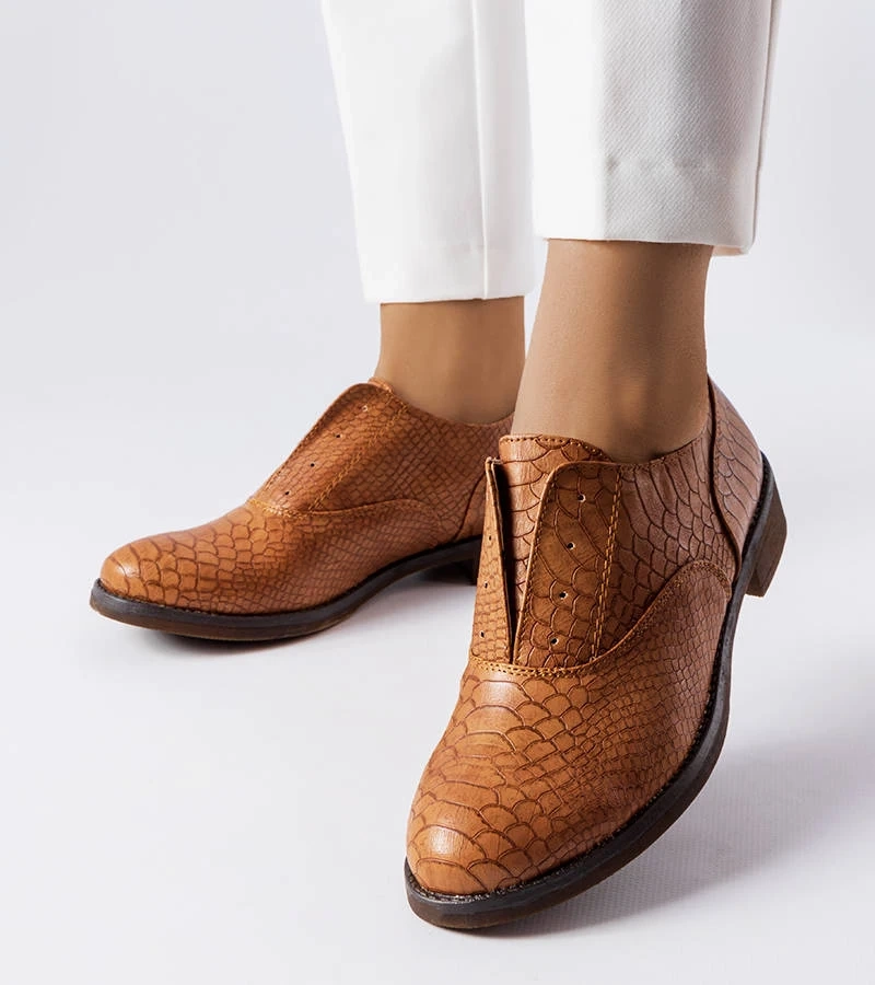 Morel dombornyomott műbőr barna félcipők