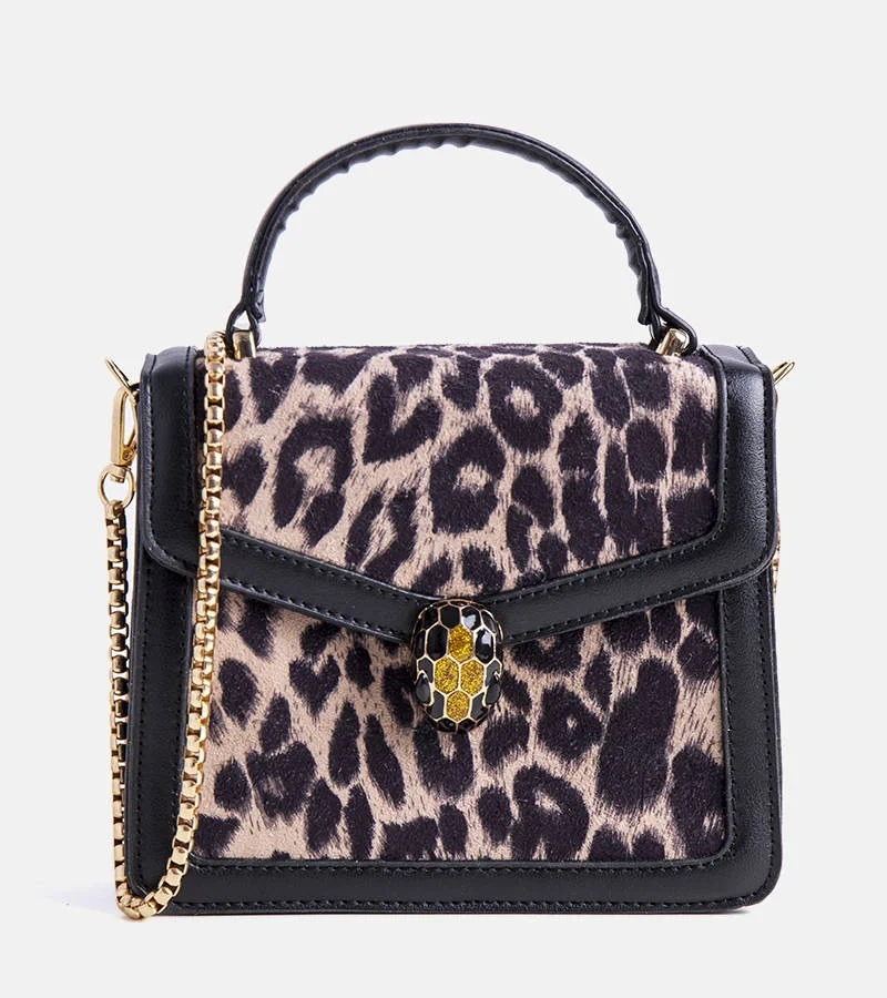 Fekete-barna Kelley postás táska