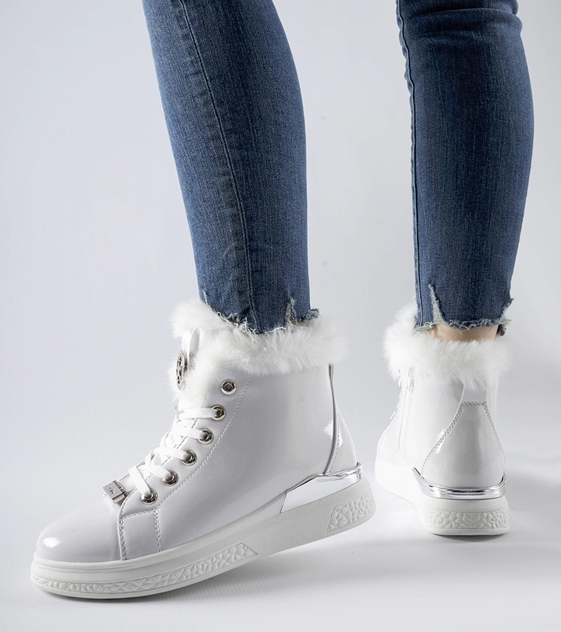 Fehér lakkozott sneakerek Fiemme szőrmével