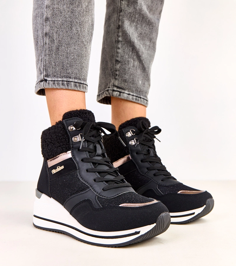 Fekete női hótaposó magasított szigetelt ékcipő Rolinda