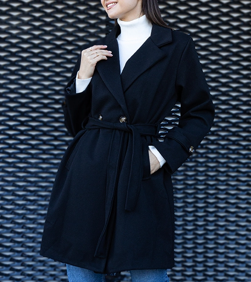 Elegáns fekete, oversize Bahera kötött kabát.