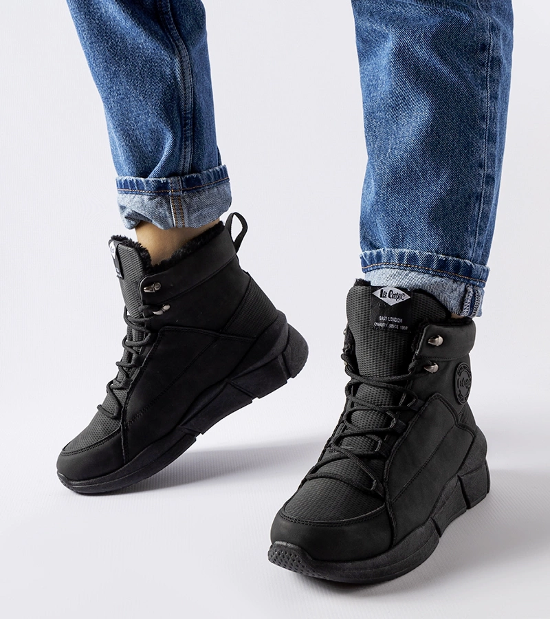 Fekete magas Lee Cooper LCJ-23-44-1979L csizma