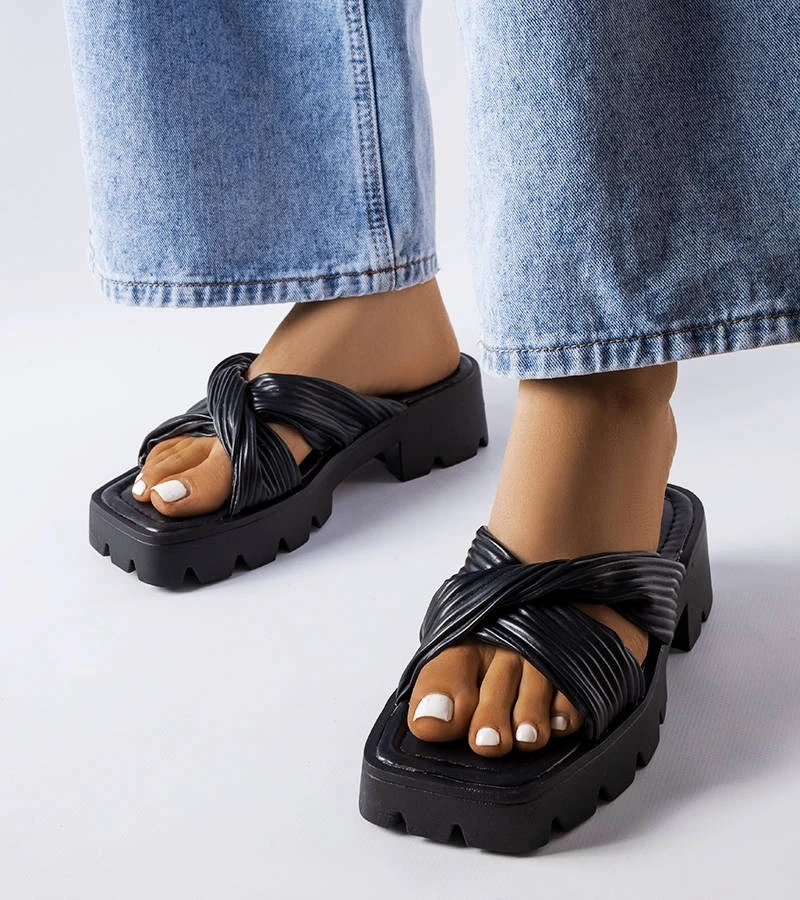 Fekete traktor talpú papucsok Dubé