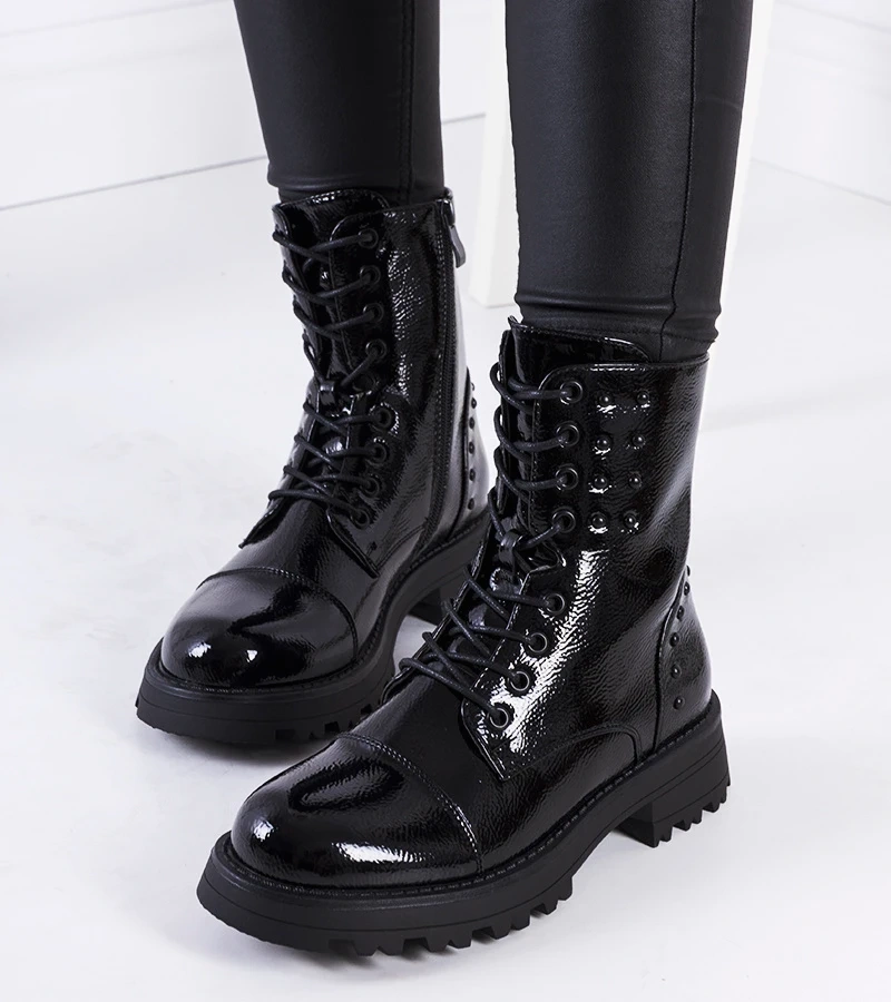 Fekete fényes trapper cipők Polperro