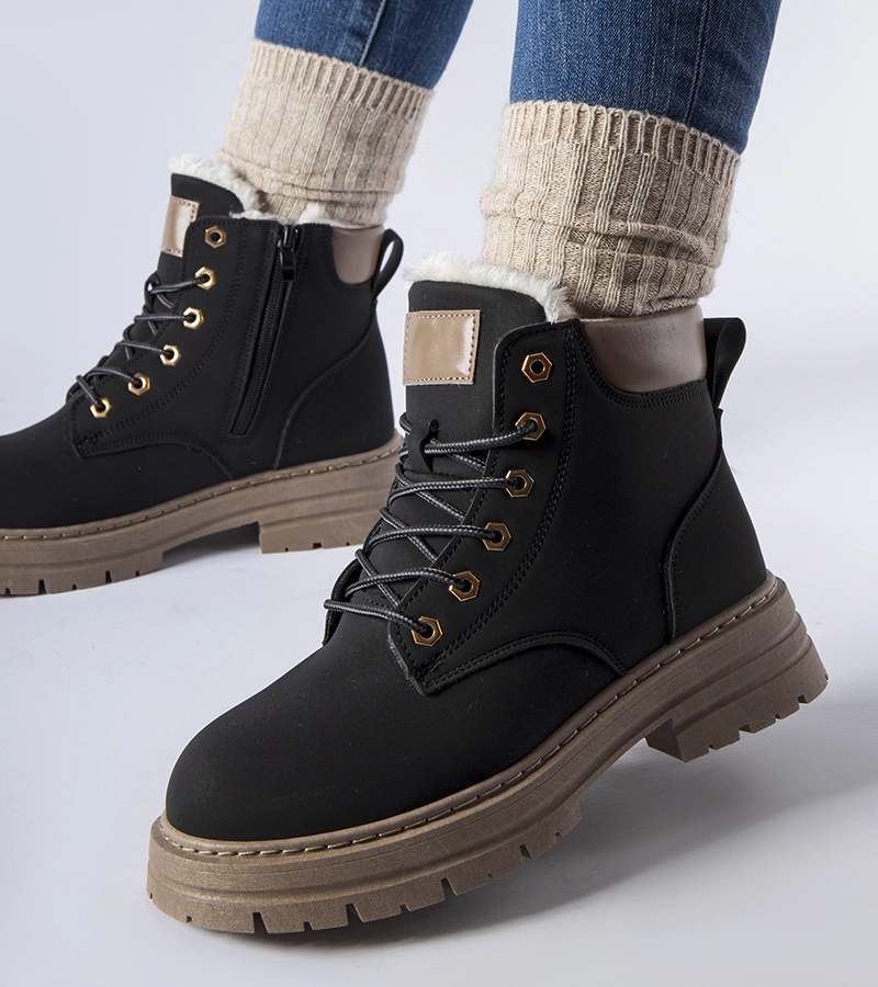 Fekete bélelt trekking csizma Mcwhorter