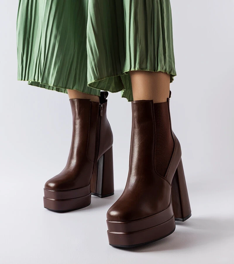 Barna magas sarkú Copertino bokacsizma