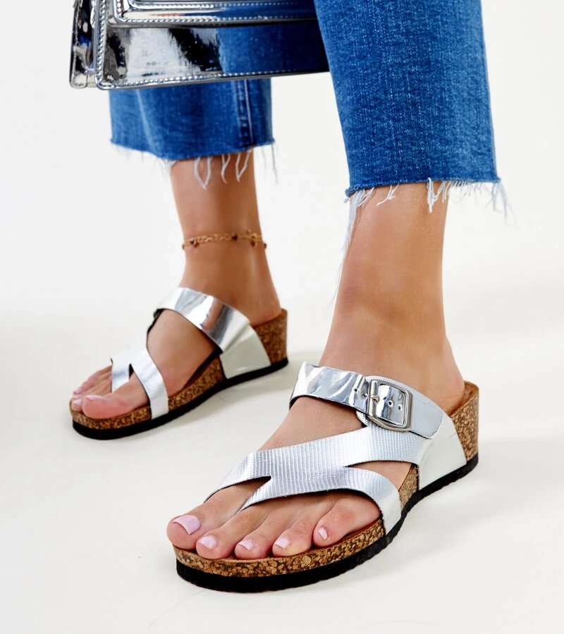 Donata ezüst metál fényű platform szandál