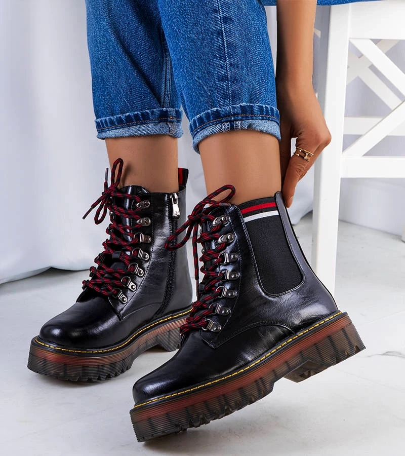 Fekete női bokacsizma Foria