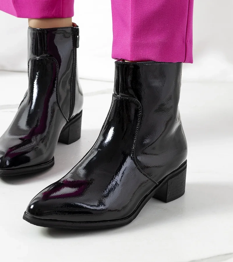 Fekete bélelt csizma Huart