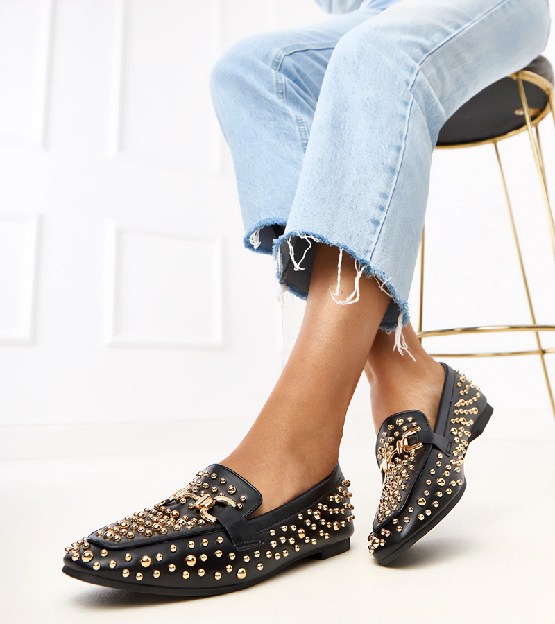 Fekete szegecses mokaszin Lea