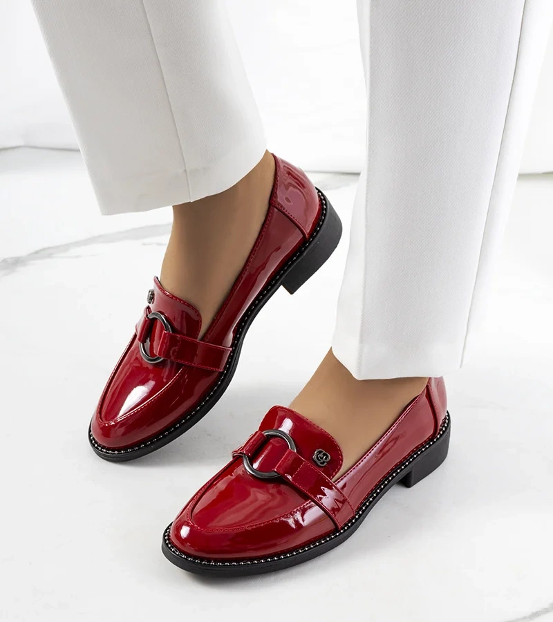 Aveni piros lakkozott félcipők