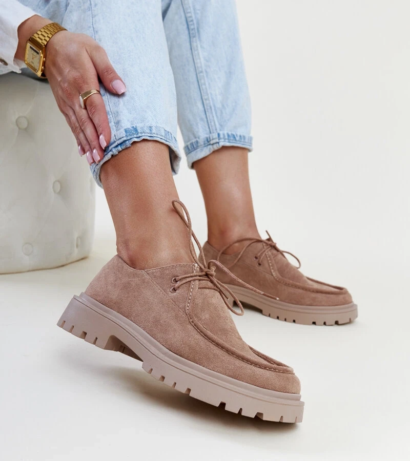 Keiko klasszikus sötétbézs színű szarvasbőr cipők