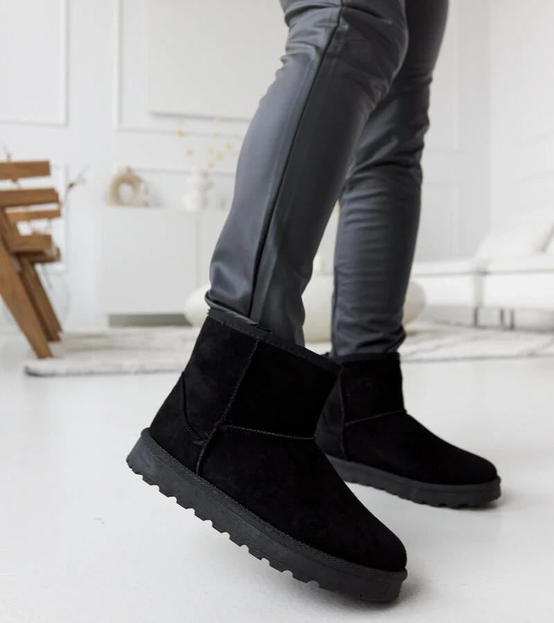 Fekete bélelt rövid hócsizma Menaggio