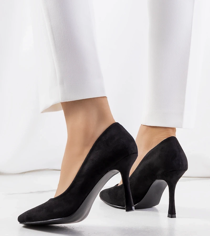 Fekete magassarkú cipők Coxi