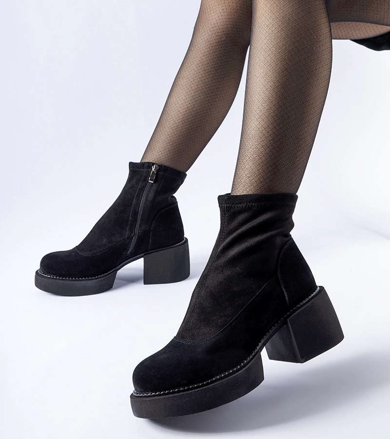 Fekete bélelt bokacsizma vastag talpon - Maria