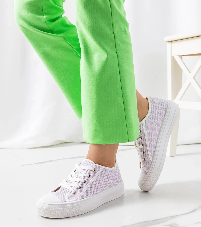 Fehér-lila cipők Chelms