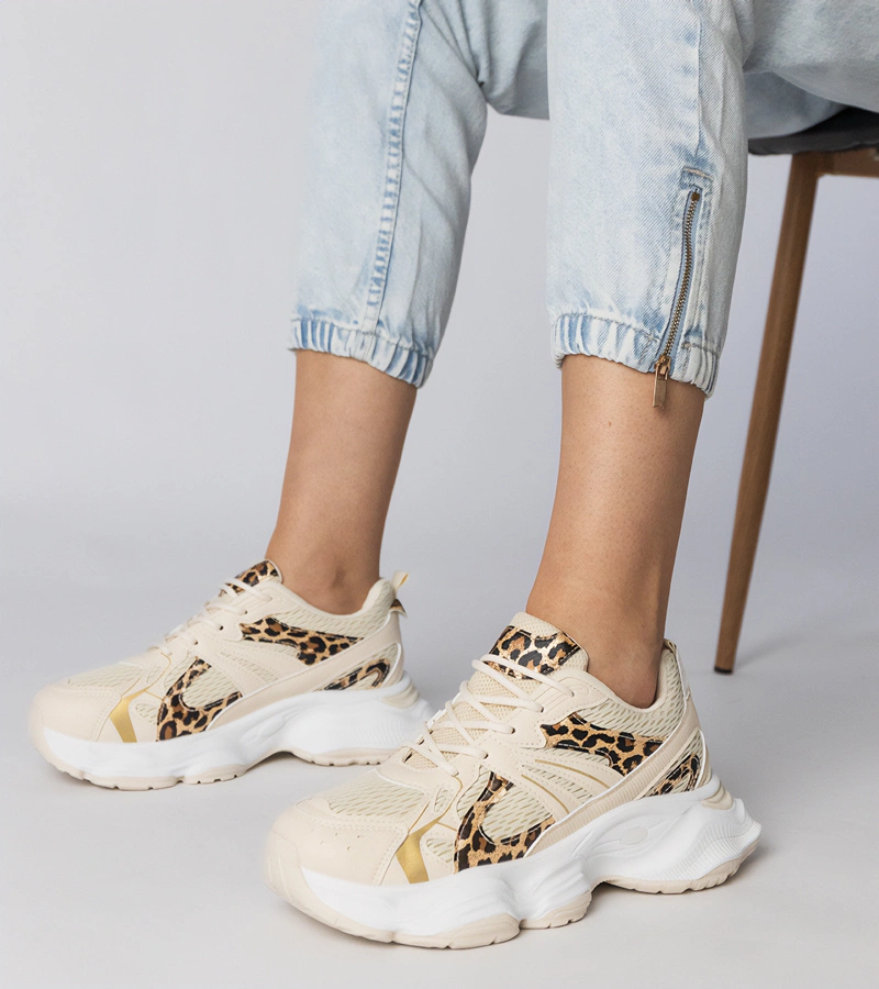 Klarris leopárdmintás sportos tornacipő vastag talppal