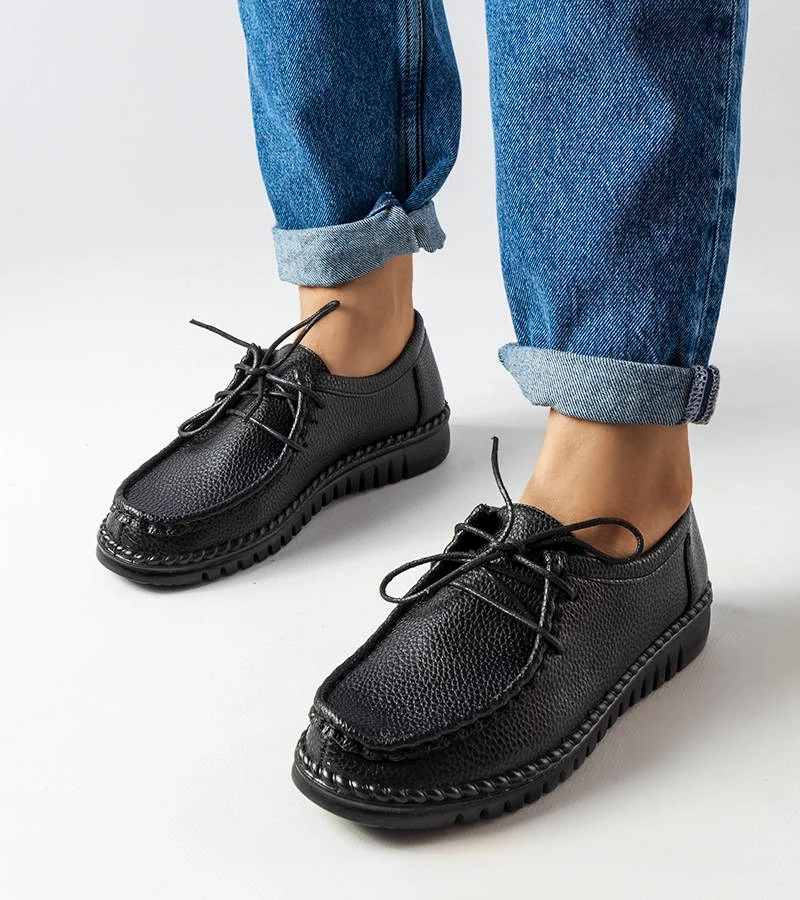 Fekete fűzős mokaszinok Tuva