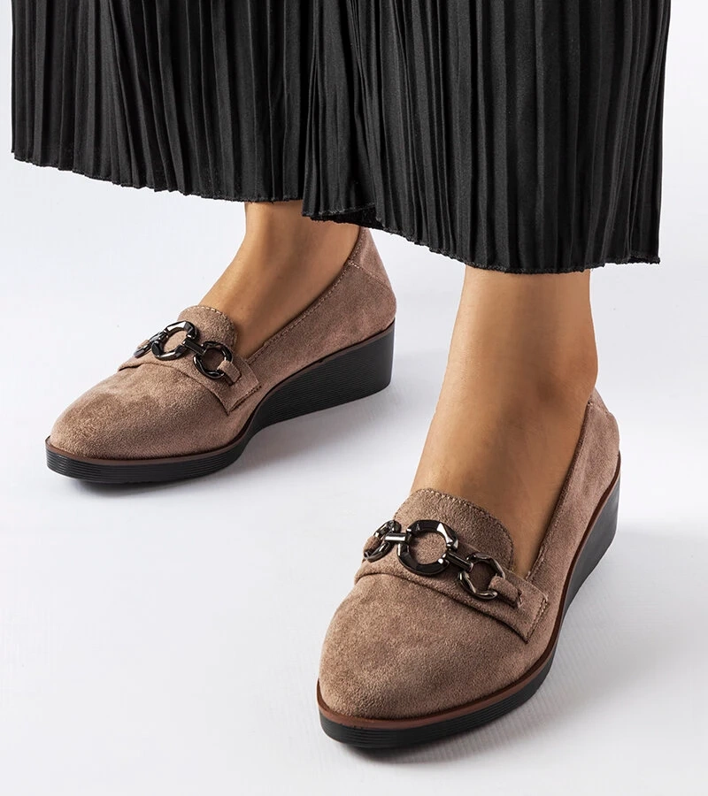 Barna szarvasbőr mokaszin talpemeléssel Erin