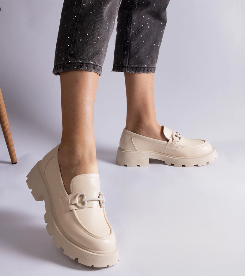 Bézs műbőr mokaszin arany díszítéssel Edelia