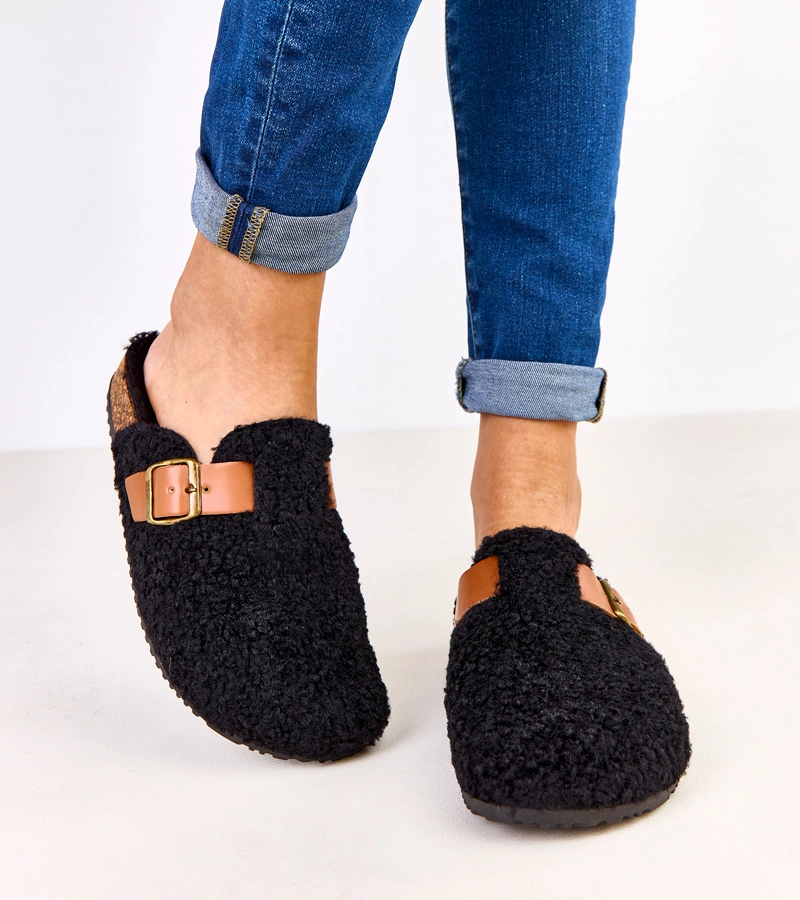 Milos fekete beépített gyapjú papucs