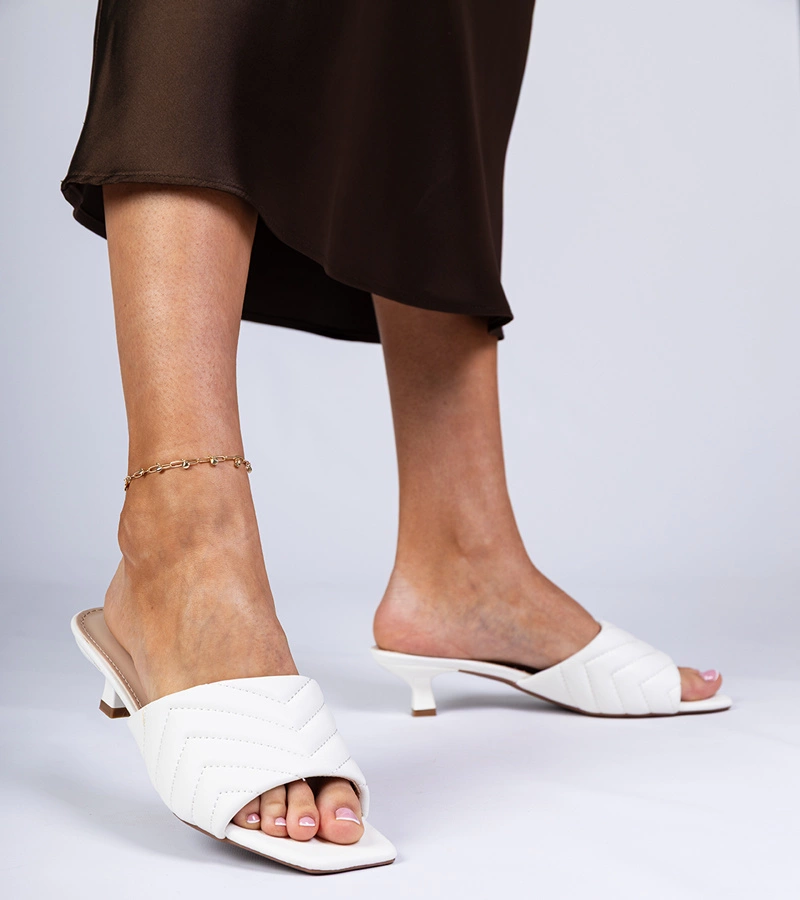 Fehér alacsony sarkú papucsok Launay