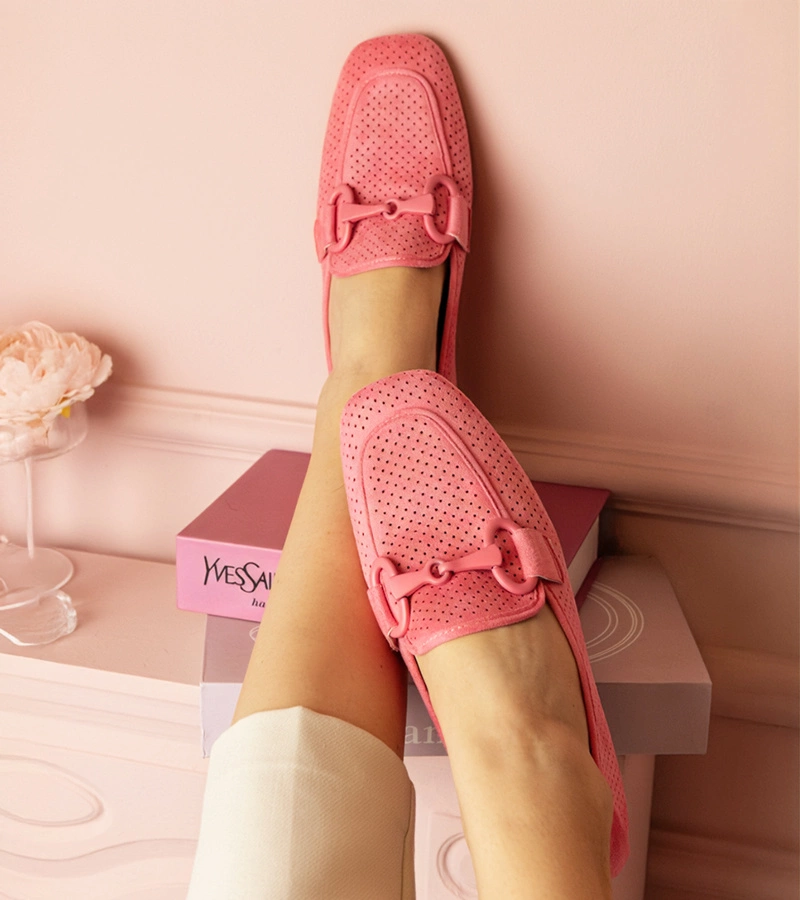 Rózsaszín női áttört mokaszinok díszítéssel Mensory