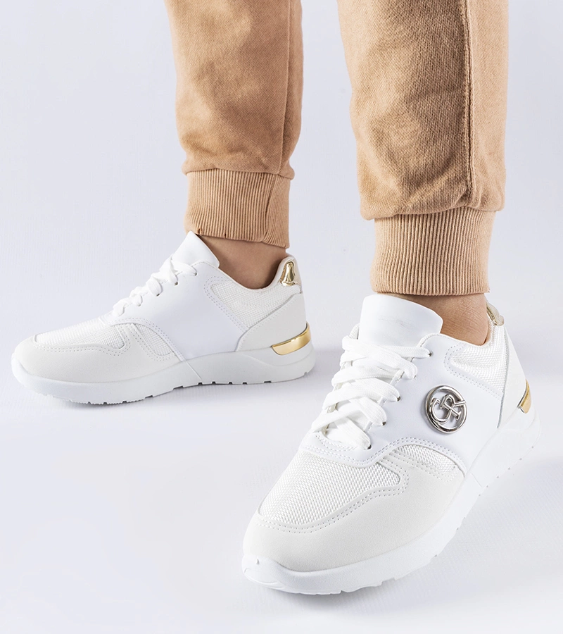 Almenno fehér sportos sneakerek