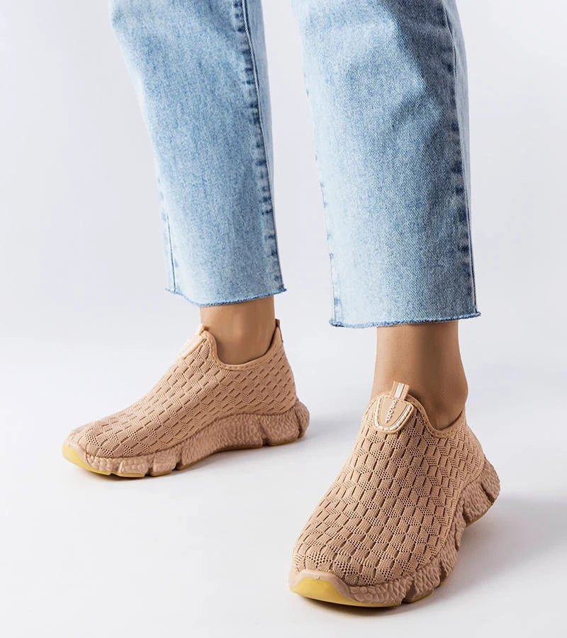 Barna sportcipők Obenor