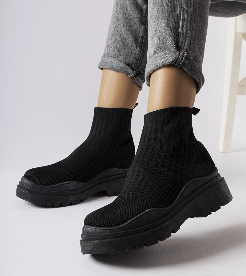 Fekete magas topánkák Marks