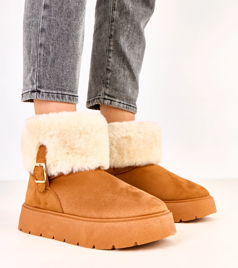 Salini barna platformos hótaposók csattal díszítve