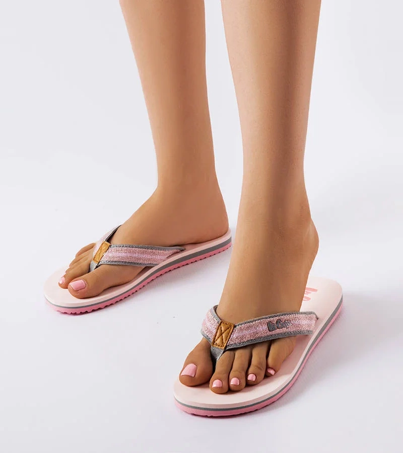 Rózsaszín könnyű japán papucs Lee Cooper