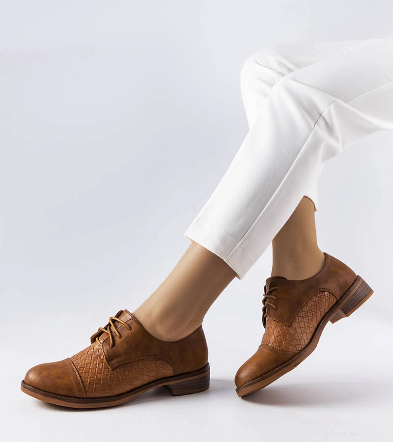 Barna díszített Gagné félcipők