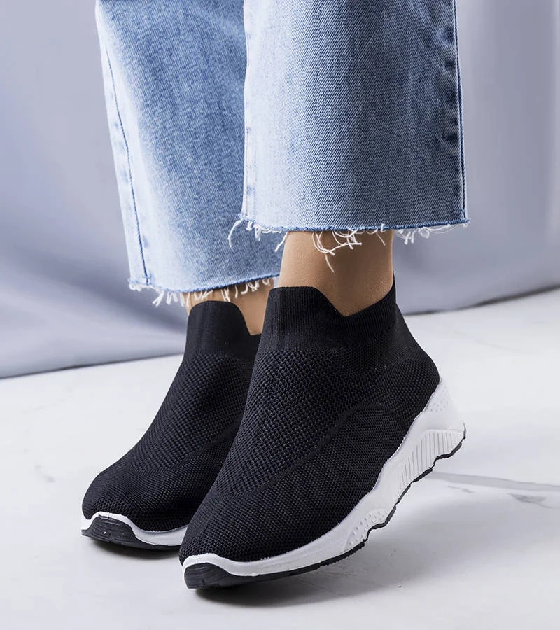 Fekete bokacsizma Roes