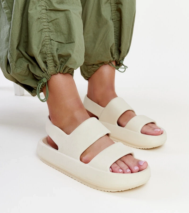 Attiana bézs szandál