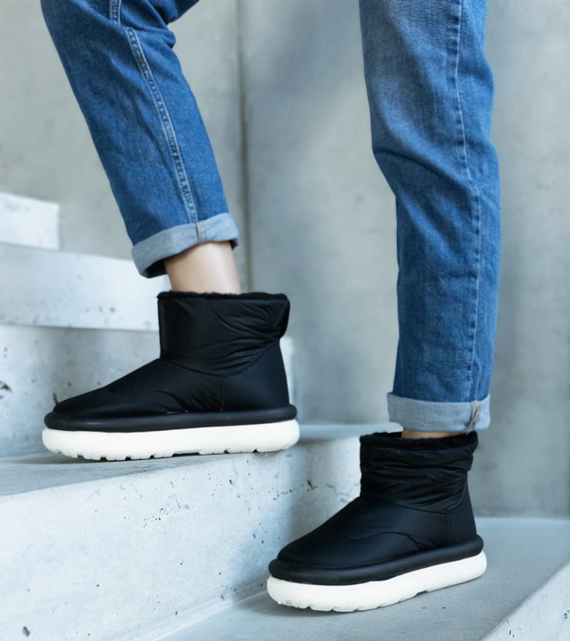 Fekete meleg hócsizmák Cores platformon.