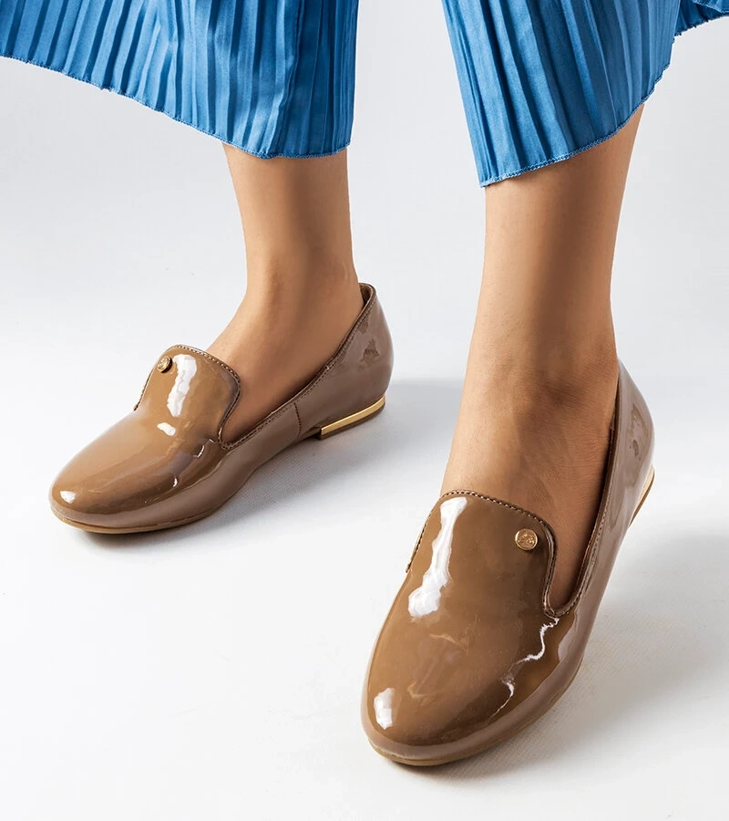 Barna fényes cipők Lang