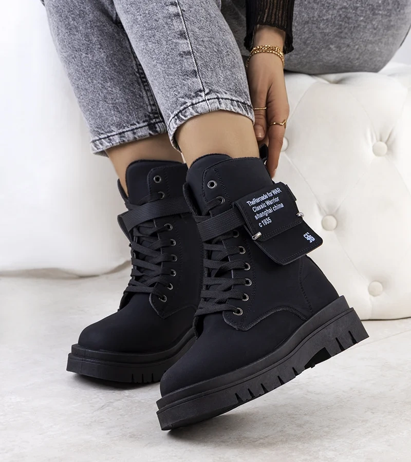 Fekete női trapper cipő Paolo