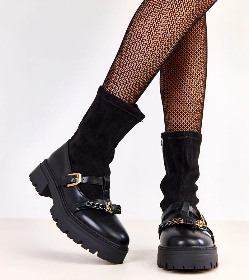 Fekete bakancsok medvével és csattal díszítve Hariet