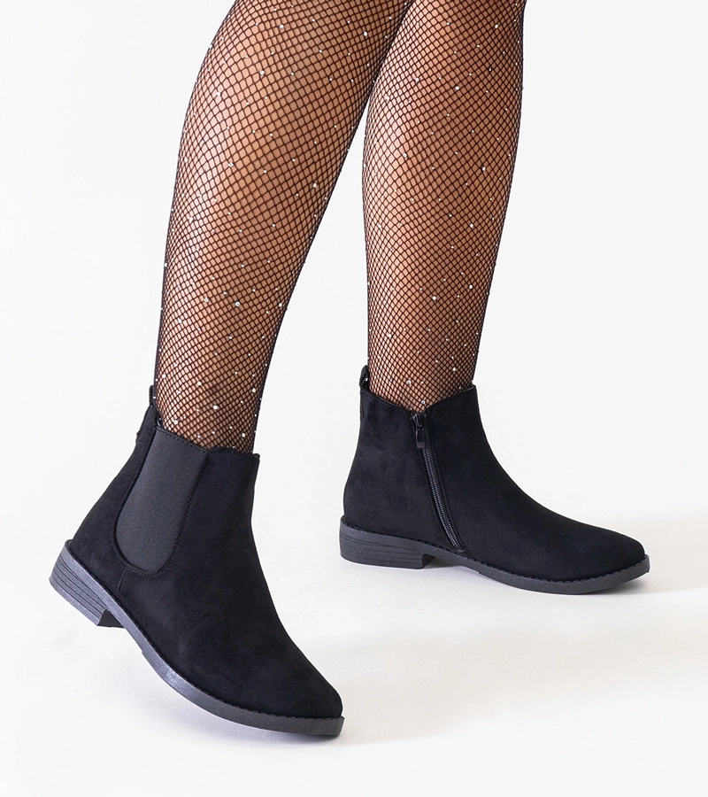 Fekete klasszikus bokacsizmák rugalmas betéttel, eko-zsámbékkal Maiza.