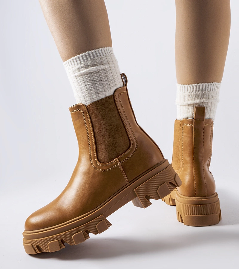 Barna, béléses, vastag bélelt Giulio bokacsizma