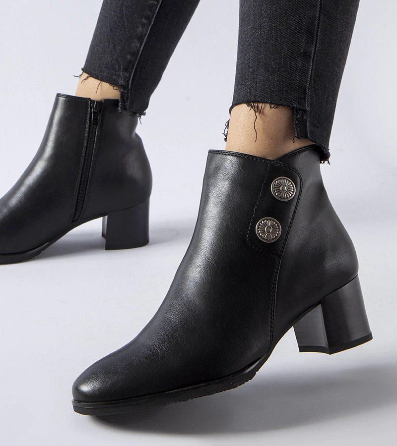 Fekete bélelt csizma alacsony sarokkal Guido