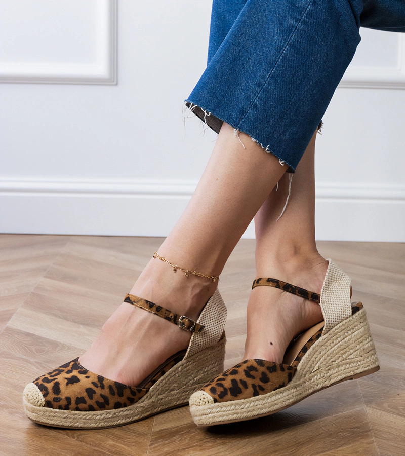 Párducmintás telitalpú szandál Murrana