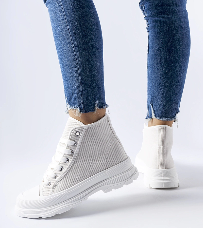 Fehér bokacsizma Villaggio